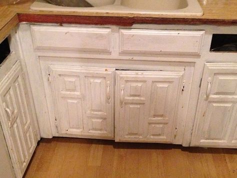 Easy fix for missing cabinet doors Kitchen Cabinet Door Ideas, Kitchen Hinges, Cabinet Door Ideas, Door Alternatives, Thermofoil Cabinets, Kitchen Cabinets Hinges, Diy Cabinet Doors, Buy My House, Kitchen Door Handles