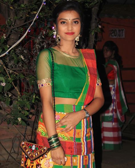 #Smita Santhali Traditional Dress, Santhali Girl, Full Hd Photo, Futuristic Shoes, Pose Style, Photo Pose Style, Best Photo Poses, Cute Couple Images, Couple Images