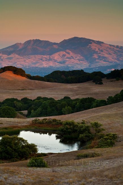 Mount Diablo at sunset as seen from Briones Regional Park, Contra Costa County, California Yay Area, California Hills, Familiar Places, Photograph Art, Contra Costa County, Photo Mount, Scenic Photos, California Landscape, Fairy Queen