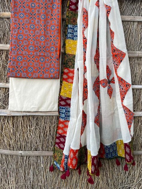 Patch Work Dupatta Designs, Cloth Upcycling, Patch Work Dupatta, Patchwork Dupatta, Applic Work, Handmade Dupatta, Fancy Dress Material, Bagh Print, Garba Outfit