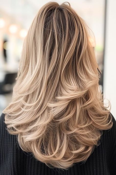 31 Gorgeous Layered Haircuts And Hairstyles For Long Hair - The Hairstyle Edit Gradual Haircut, Growing Long Hair, Haircuts For Long Hair Straight, Shag Layered Hairstyles, Different Haircuts, Layered Haircuts For Long Hair, Warm Brown Hair, Black Wavy Hair, Layered Curls