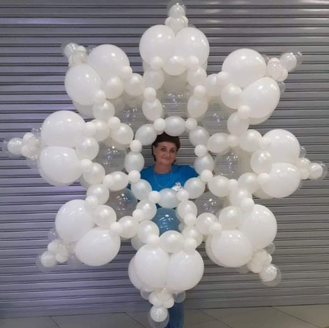 Snowflake Balloon Arch, Balloon Snowflakes, Snowball Dance, Balloon Christmas, Balloons Galore, Christmas Balloon Decorations, Dance Decorations, Snowflake Template, Photo Balloons