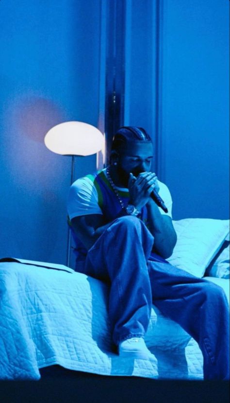 Blue Drake Wallpaper, Drake Apollo, Drake Wallpaper Aesthetic, Drake 2018, Rnb Vibes, Blue Drake, Drake Wallpaper, Old Drake, Champagne Papi