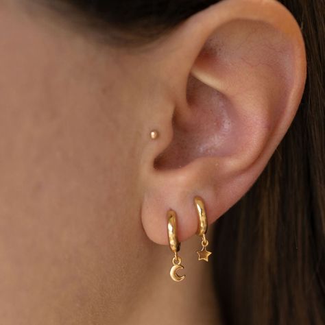 Star and Moon Huggie Hoop Earrings in Gold Moon Gold Earrings, Second Lobe Earrings, 2 Lobe Piercings Ideas, Second Ear Piercing Ideas, Lobes Piercing, 2nd Ear Piercing, Second Lobe Piercing, Double Lobe Piercing, Pretty Piercings