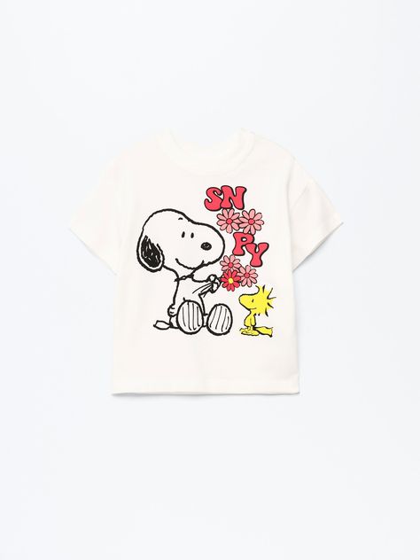 Licensed Merch - CLOTHING - Baby Girl - Kids - | Lefties SPAIN Snoopy Merch, Snoopy Vinyl Shirts, Snoopy Tshirt Design, Kids Tshirt Designs, Disney Lines, Disney Slippers, Disney Socks, Disney Notebook, Peanuts T Shirts