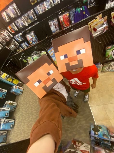 Minecraft Couple, Camera Woman, Gamer Couple, You Are My Moon, Music Taste, After Life, This Is Love, Cute Friends, Friend Photos