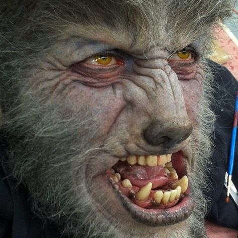 Universal Horror, Horror Cosplay, Fantasy Sculpture, Wolf Man, Horror Photography, Prosthetic Makeup, American Werewolf In London, Special Makeup, Mask Ideas