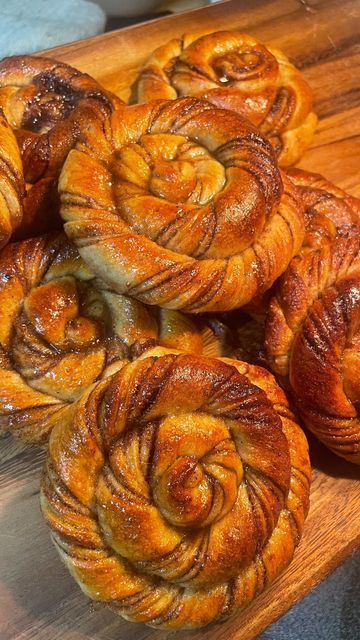 Tony Presta on Instagram: "Cardamom Buns. - These things are packed with flavor. I’ve never used cardamom before but after seeing this recipe on @kingarthurbaking and @breadwright page I had to try it. - There are numerous health benefits that come from the spice cardamom. Honestly too many different things to list but it’s definitely something I will try and incorporate into my recipes from now on. - - - - - - - #bake #baking #baker #cardamom #rolls #dessert #desserts #recipe #food #foodporn Cardamom Rolls, Rolls Dessert, Cardamon Recipes, Cardamom Bread, Cardamom Buns, Bubble Waffle, Bread Roll, Catering Food, Soft Pretzels