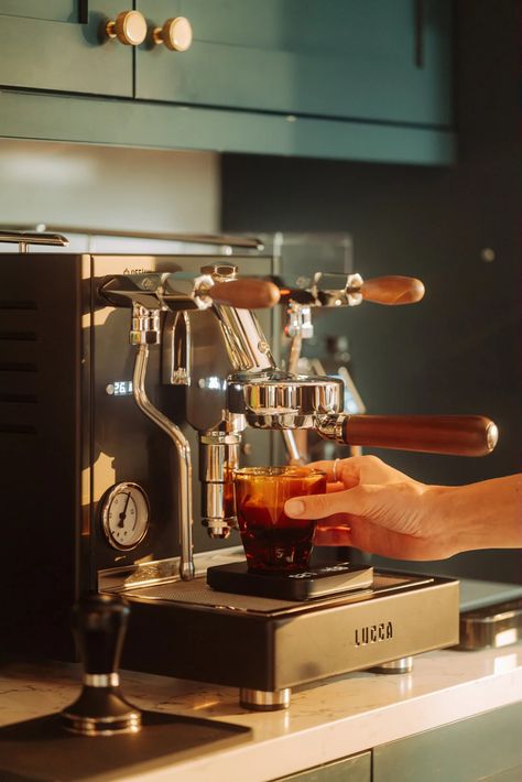 LUCCA X58 Espresso Machine – Clive Coffee Coffee Machine La Marzocco, Coffee Machine Aesthetic, Coffee Station Ideas, Bar Aesthetic, Espresso Grinder, Coffee Board, Coffee Shop Aesthetic, Espresso Bar, Automatic Coffee Machine