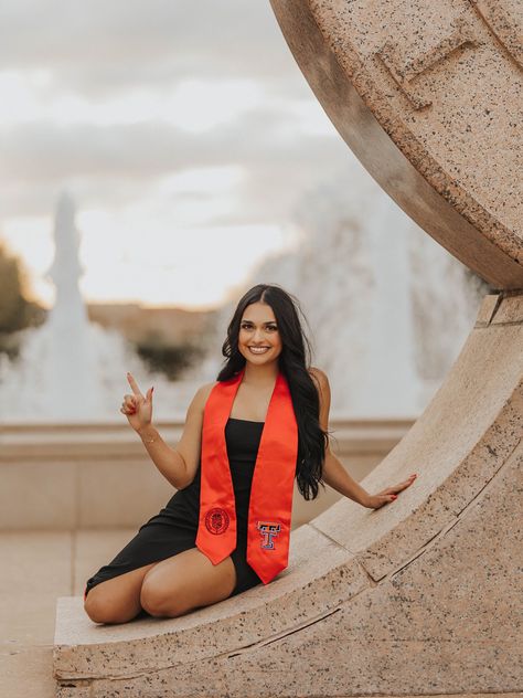 Texas Tech University Graduation Pictures, Texas Tech Grad Photos, Texas Tech Senior Photos, Texas Tech Outfit, Ttu Graduation Pictures, Ttu Grad Pics, Texas Tech Senior Pictures, Texas Tech Graduation Pictures, Graduation Pictures Outfits