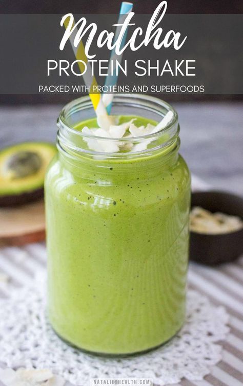 Matcha Protein Shake Recipe - Healthy Superfood Drink Protein Shake With Avocado, Protien Smoothies Recipes Matcha, Avocado Protein Shake, Matcha Pre Workout, Matcha Healthy Recipe, Matcha Protein Smoothie, Matcha Protein Shake, Matcha Shake, Shakes Recipes