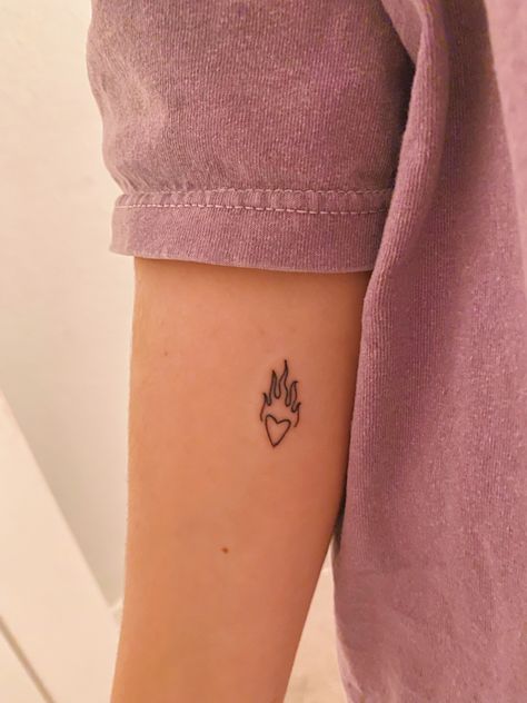 Heart Flame Tattoo, Flame Heart Tattoo, Minimalistic Tattoo Ideas, Heart Flame, Flame Tattoo, Stick Tattoo, Minimalistic Tattoo, Flame Tattoos, A M