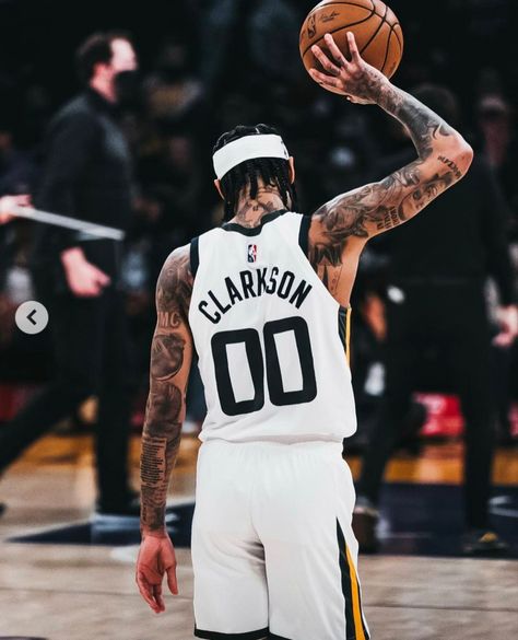 Cool Basketball Wallpapers, Tattoos 2023, Monochrome Nails, Dear Basketball, Kelly Oubre Jr, Michael Jordan Pictures, Jordan Clarkson, Nike Art, Kobe Bryant Pictures