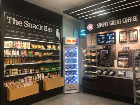 Upscale Convenience Store, Minimalist Grocery Store, Hotel Convenience Store, Small Convenience Store Ideas, Mini Grocery Store Design Small Spaces, Snack Bar Design, Mini Market Store Ideas, Convenience Store Design, Store Shelves Design