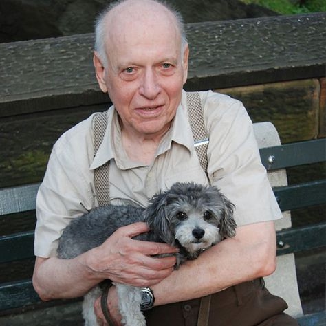 Person Receives Letter From Elderly Neighbor Detailing His Newly Found Happiness In Life Thanks To Him Being Asked To Babysit Their Pets Cute Old People, Animal Experiences, Happy Stories, Man And Dog, Older Dogs, Old Dogs, Animal Companions, Senior Dog, Old People