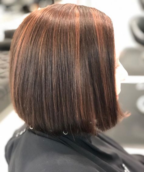 Bobs are super trendy right now and look stunning on anyone. Bobs are great because they can be in a range of colors and lengths, catering to anyone's... Round One Length Haircut, Rounded Bob Haircut, Bob Hairdos, One Length Haircut, Straight Highlights, One Length Haircuts, One Length Hair, Sleek Bob Hairstyles, Haircuts To Try