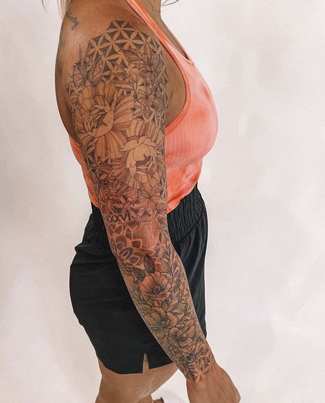 Fill In Arm Sleeve Tattoo, Womens Quarter Sleeve Tattoo Upper Arm, Mandala Sleeve Filler, Women’s Half Sleeve Tattoo Ideas Upper Arm, Upper Inner Arm Tattoos For Women, Sleeve Filler Ideas Women, Unique Sleeve Tattoos, Inner Upper Arm Tattoos, Mandala Tattoo Shoulder