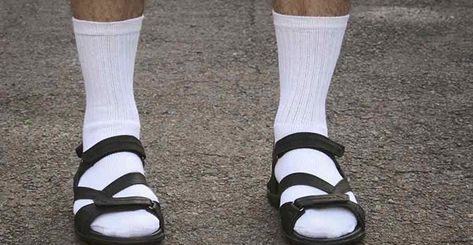 Being Americans, we think we're pretty awesome. Across the globe, not everyone will agree with that sentiment. If you don't want to stick out like a sore thumb, try to avoid these stereotypical aspects of an average American traveler. Socks With Sandals, Obsessed Girlfriend, Sandals With Socks, First Date Outfits, Trending Sandals, American Travel, Sandra Bullock, Socks And Sandals, Date Outfits