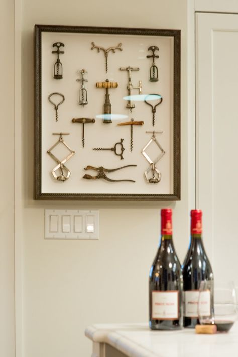 Wine Cork Collection Ideas, Wine Inspired Decor, Wine Bar Decor Restaurant, Winery Decor Tasting Room, Wine Decor Ideas, Wine Tasting Room Ideas, Corkscrew Crafts, Wine Room Ideas, Vintage Corkscrews