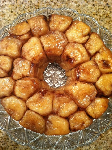 Bridgford Bread and Roll Dough Monkey Bread! - Bridgford Bread and Roll Dough Cinnamon Monkey Bread, Monkey Bread Recipe, Frozen Rolls, Frozen Bread Dough, Best Cinnamon Rolls, Monkey Bread, Bread Recipes Sweet, Great Desserts, Pull Apart