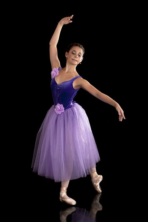 Purple Ballet Costumes, Dancer Pictures, Ballet Outfits, Simple Poses, Ballerina Costume, Tutu Ballet, Prima Ballerina, Ballet Clothes, Ballet Tutu