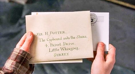 Harry Potter and the Sorcerer’s Stone - Harry’s first letter to Hogwarts. Hogwarts Brief, Harry Potter Memorabilia, Harry Potter Birthday Cake, Hogwarts Acceptance Letter, Harry Potter Book, Hp Harry Potter, Hogwarts Letter, Acceptance Letter, Bellatrix Lestrange