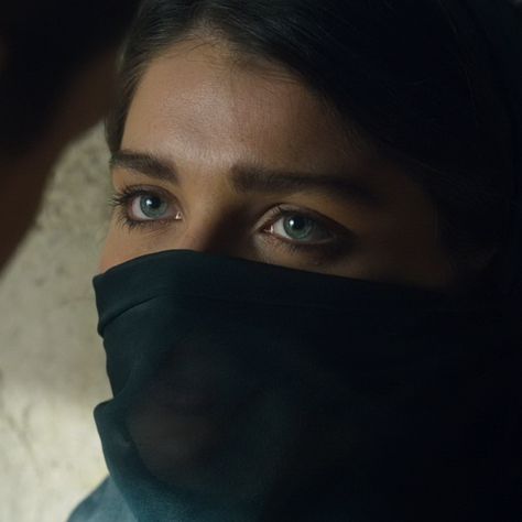 Eve Hewson Eve Hewson Robin Hood, Eve Hewson Behind Her Eyes, Beauty Manifestation, Eve Hewson, Aesthetic Couples, Irish Women, Brent Rivera, Eyes Blue, Kestrel