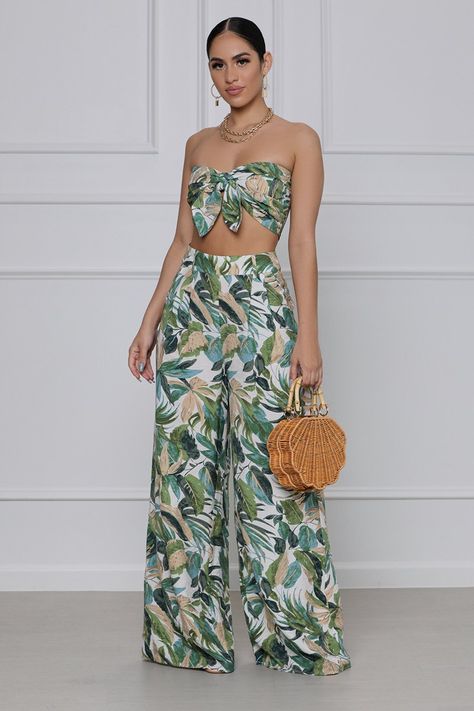 Tropical Attire For Women, Tropical Glam Outfit, Resort Chic Attire, Vacation Handbag, Tropical Glam, Vacay Vibes, Resort Chic, Print Pant, Glam Outfit