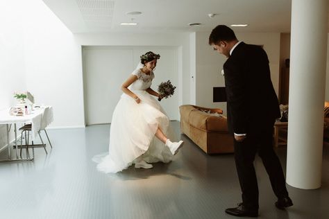 White Dr Martens Wedding, Dr Martens Wedding Dress, Wedding Dr Martens, Scandinavian Wedding Dress, Dr Martens Wedding, Las Vegas Wedding Dresses, Vegas Wedding Dress, Las Vegas Wedding Photos, Vegas Wedding Photos