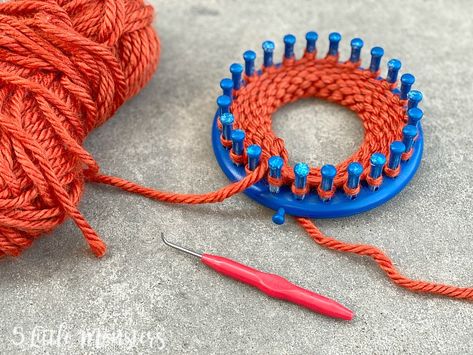 5 Little Monsters: Loom Knit Pumpkins Loom Knit Pumpkins Diy, Loom Knit Pumpkins Free Pattern, Loom Pumpkin Pattern, Loom Knit Purse, Halloween Loom Knitting, Easy Loom Knitting Projects Free Pattern, Loom Knit Pumpkins, Loom Pumpkin, Loom Knitting Patterns Free