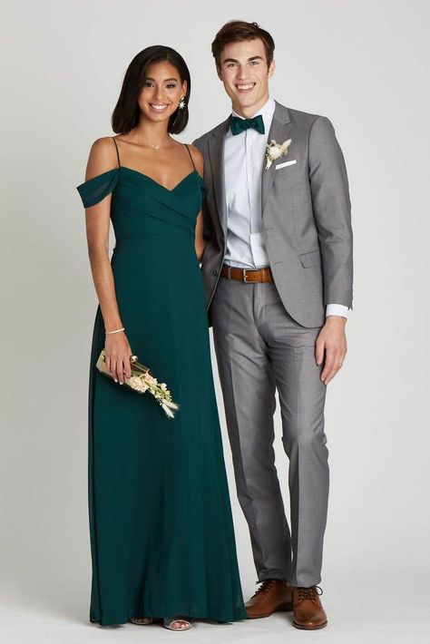 What color suit goes with dark green bridesmaids dresses? Costume Vert, Neon Prom Dresses, Dark Green Bridesmaid Dress, Groomsmen Grey, Emerald Bridesmaid Dresses, Emerald Green Dress, Below The Knee Dresses, Sage Green Dress, Emerald Green Weddings