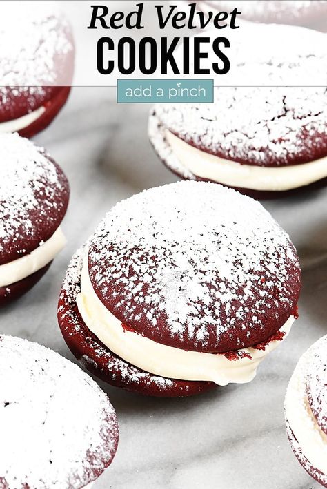 Red Velvet Cookies Recipe – These delicious cookies taste like your favorite red velvet cake in cookie form! Red Velvet cookies filled with cream cheese frosting and topped with a magical dusting of confectioner’s sugar! //addapinch.com #redvelvetcookies #redvelvet #cookies #holidays #addapinch Redvelvet Cookies, Velvet Cookies Recipe, Red Velvet Cookies Recipe, Red Velvet Cookie Recipe, Red Velvet Whoopie Pies, Red Velvet Recipes, Velvet Cookies, Red Velvet Cookies, Cookie Brownie Bars