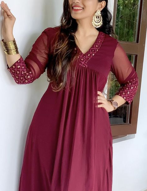 New Model Churidar Designs Party Wear, Shifon Kurti Pattern, Saree Varieties, Stitch Kurti, Alia Cut, Embroidered Kurtis, Kurti Pattern, Cut Dresses, Stylish Kurtis Design