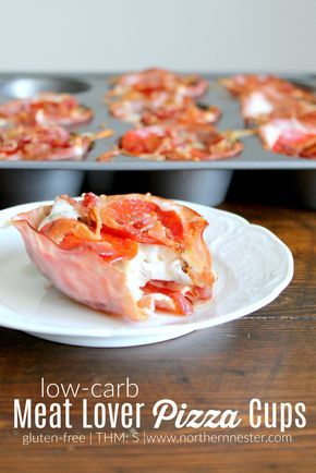 These Meat-Lover Pizza Cups are essentially the very best parts of a pizza scraped off into a tasty little low-carb bowl! A fast and easy THM S. Keto Pizza Recipes, Pizza Cups, Low Carb Meats, Desayuno Keto, Meat Lovers Pizza, Meat Lover, Keto Pizza, Low Carb Diets, Recetas Keto