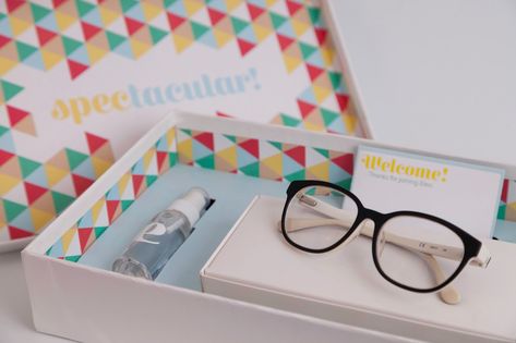 Glasses Packaging, Eyewear Packaging, Eyewear Store Design, Project School, Utica Ny, Welcome Card, Handmade Packaging, Green Eye, Creative Package