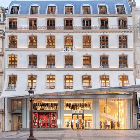 Luca Albero on Instagram: “Finally Opened..🙏🙏🙏proud of..DIOR Champs-elysées” Champs Elysees Shopping, Dior Store, Avenue Des Champs-élysées, Champs Elysees Paris, Retail Architecture, Luxury Landscaping, Living In Paris, Retail Interior, Store Design Interior