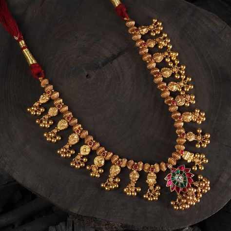 Siddhi Silver (@silversiddhi) • Instagram photos and videos Antique Finish Gold Jewellery, Kolhapuri Saaj Gold, Maharashtra Jewellery, Moms Necklace, Kolhapuri Saaj, Pretty Gold Necklaces, Mughal Jewelry, Maharashtrian Jewellery, Vintage Indian Jewelry