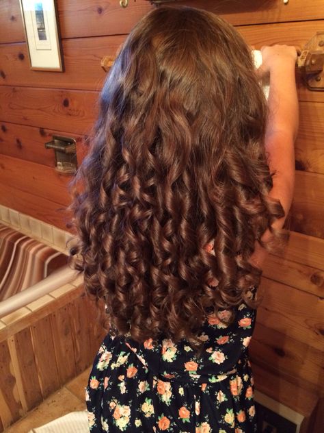 Ringlet curls! So sweet and pretty! Natural Ringlet Curls, Ringlet Curls Natural, Curls Wedding Hair, Spiral Perm Long Hair, Pretty Long Hair, Ringlets Hair, Ringlet Curls, Victorian Hairstyles, Curls For Long Hair