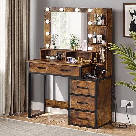 Vanity Rustic Makeup, Industrial Vanity Table, Western Style Vanity, Wood Makeup Vanity Ideas, Cool Room Furniture, Dark Wood Vanity Bedroom, Western Makeup Vanity, Farmhouse Room Bedrooms, Vanity Dresser Ideas