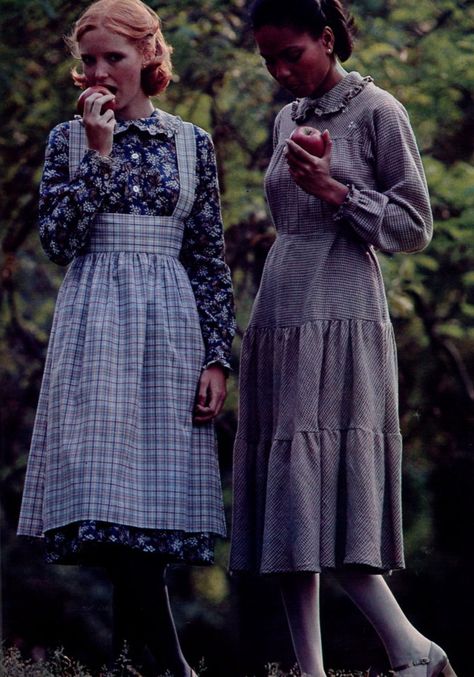 Seventeen - September, 1977 70s Prairie Fashion, 1970s Fall Vintage Dress, Late 70s Fashion, Mormon Outfits, Prarie Dresses 70s, 1977 Fashion, Prairie Fashion, Vintage 70s Prairie Dress, 1970s Peasant Dress