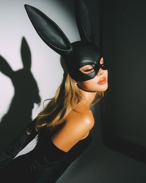 Mask Photoshoot, Bunny Halloween Costume, Lily Maymac, Bunny Mask, Výtvarné Reference, Halloween Parade, Halloween Masquerade, 인물 드로잉, Halloween Photoshoot