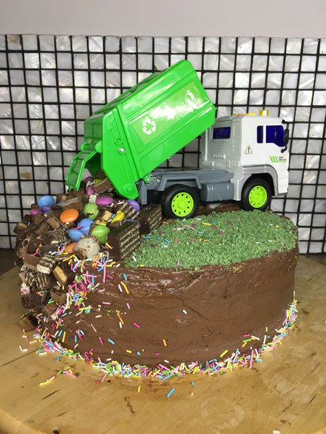 Garbage truck cake Garbage Truck Birthday Cake, Truck Cake Ideas, Garbage Truck Cake, Truck Birthday Cake, Garbage Truck Birthday, Garbage Truck Party, Truck Theme Birthday, Truck Birthday Cakes, Trash Party