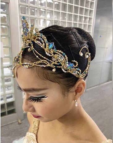 Costume Headpieces, Ballet Crowns, Ballet Attire, Most Expensive Jewelry, Ballet Tiaras, Ballet Headpieces, Ballet Hairstyles, Diy Prom, Ballerina Costume