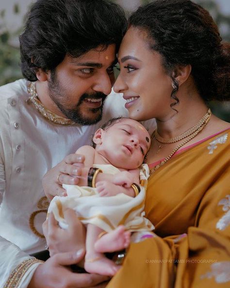 Pearle Maaney, Healthy Baby Girl, Couple With Baby, Cradle Ceremony, Maternity Photography Poses Couple, Baby Boy Newborn Photography, Family Photoshoot Poses, Mom Dad Baby, Indian Wedding Couple Photography