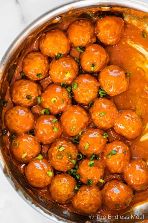 Buffalo turkey meatballs are a surprisingly healthy baked meatball recipe that is absolutely delicious. They're made with ground turkey, almond flour, spices, and a tasty buffalo sauce. Serve them as an appetizer or for dinner! #theendlessmeal #buffaloturkeymeatballs #meatballs #buffalo #buffalomeatballs #buffalochickenmeatballs #turkey #groundturkey #buffalosauce Hoisin Meatballs, Buffalo Turkey Meatballs, Buffalo Meatballs, Buffalo Turkey, Baked Meatball Recipe, Buffalo Chicken Chili, Buffalo Chicken Tacos, Cranberry Meatballs, Tender Meatballs