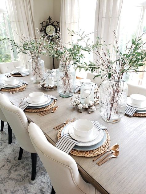 Modern Table Scape Ideas, Modern Coastal Table Setting, Spring Summer Table Decor, Transitional Table Setting, Dining Room Tablescapes Everyday, Summer Dining Room Decor, Every Day Table Settings, Round Table Setting Ideas Everyday, Dining Room Table Setting Ideas Everyday