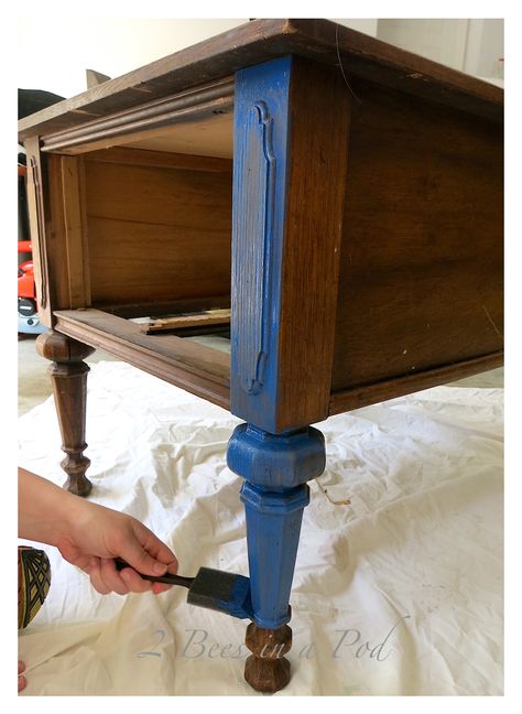 Refinished End Tables, Redo End Tables, Distressed End Tables, Annie Sloan Furniture, Painted Table Tops, Painted End Tables, End Table Makeover, Painted Furniture Designs, Homemade Chalk Paint