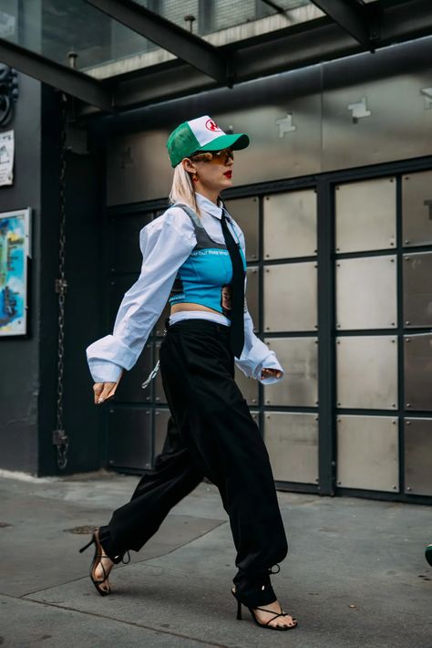 Trucker Hat Outfit, London Mens Fashion, Mens Fashion Week Street Style, Trucker Hat Fashion, London Fashion Week Mens, Street Syle, Genderless Fashion, Hat Outfit, London Spring