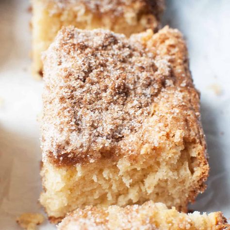 Amish Coffee Cake Amish Cake, Cake Mix Banana Bread, Friendship Cake, Oatmeal Muffin, Chocolate Cake Recipe Moist, Cinnamon Coffee Cake, Homemade Breads, Sour Cream Coffee Cake, Peach Cobbler Easy