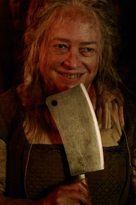 Costume idea: the butcher Butcher Horror, American Horror Story Roanoke, Ahs Roanoke, American Horror Story Costumes, Haunted House Tour, American Horror Story Characters, Ahs Characters, Kathy Bates, Clever Costumes